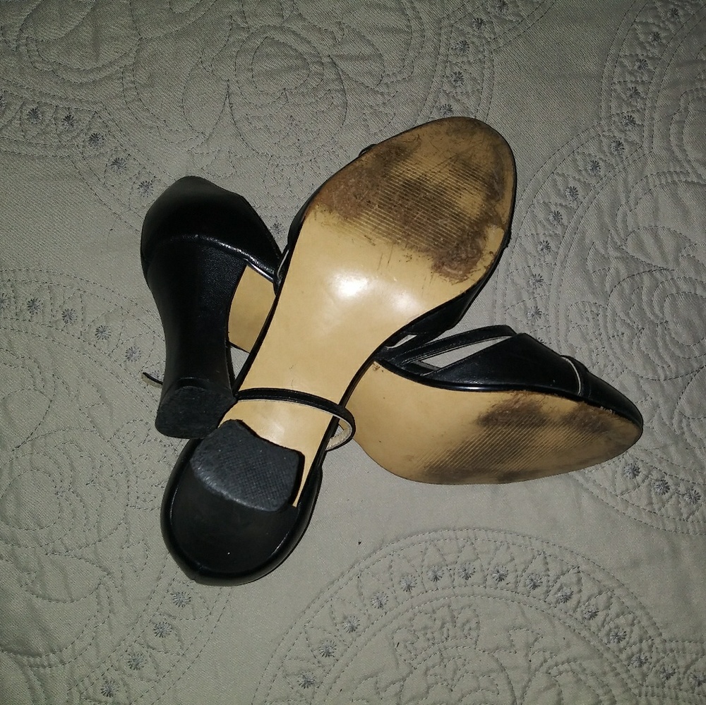 Heels - Picture 4 of 4